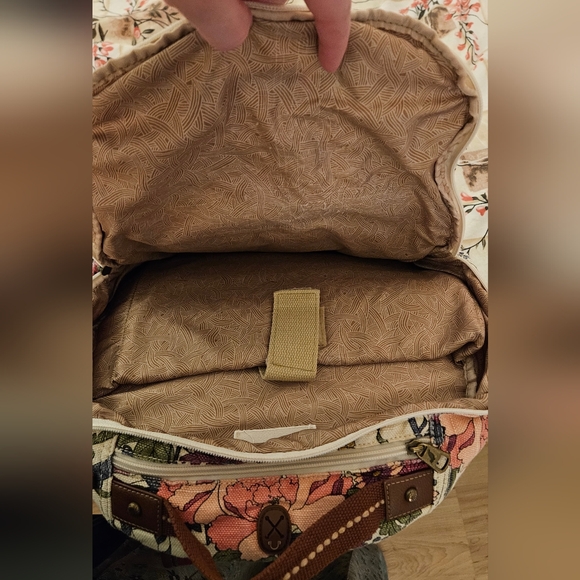 Sakroots Floral Backpack with Laptop Compartment - Picture 12 of 16